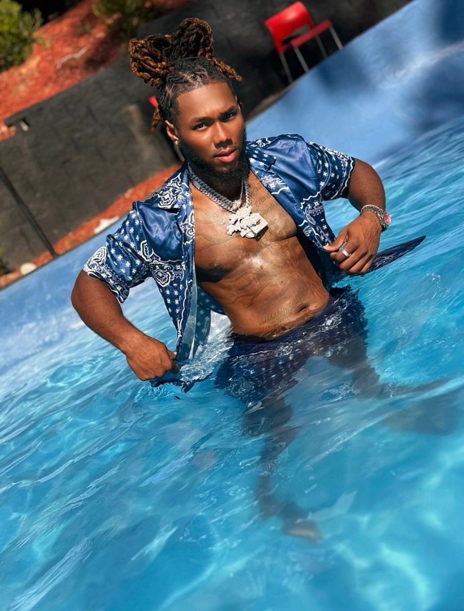 Would you go swimming with me 🫠