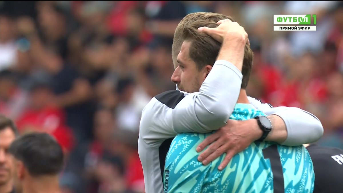 Dani5ooo's tweet image. Jan &quot;Zimbo&quot; #Zimmermann und Kevin #Trapp&apos;o!!!
Trappo am heulen so wie wir alle! 🥹🥺😭

#Eintracht #Frankfurt 💪🏻🦅🖤🤍❤️
#SCFSGE 1:3 | #SGE #UCL