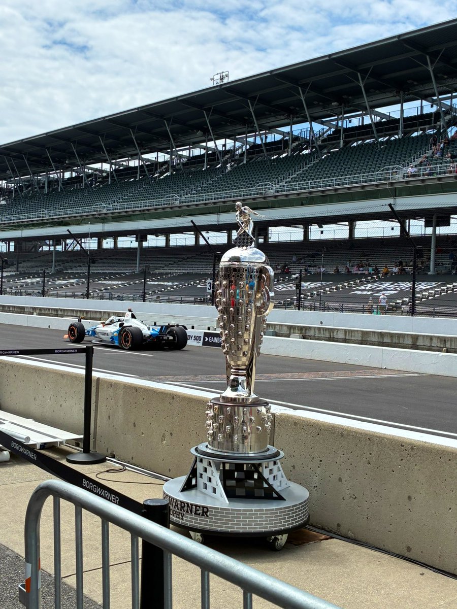 Jessica Howard tweet media