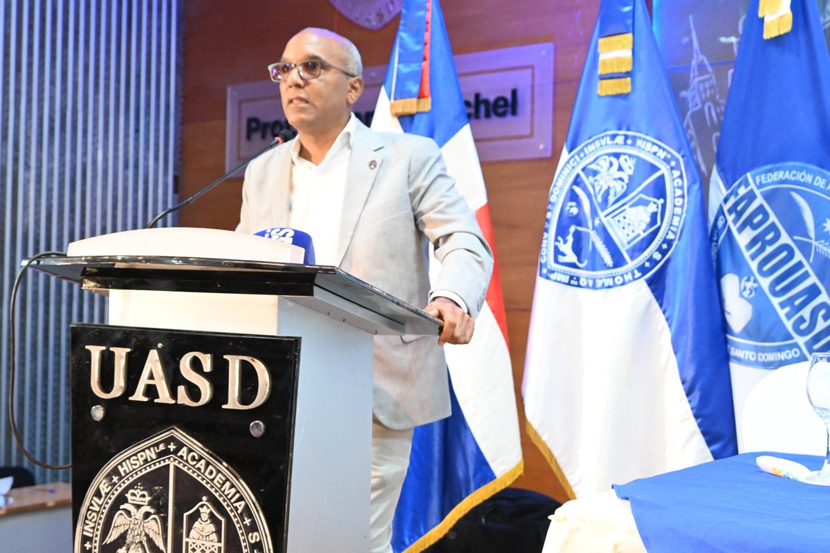 FAPROUASD's tweet photo. Pastor de la Rosa Ventura asume presidencia de #FAPROUASD con compromiso de lograr materializar reivindicaciones pendientes. https://t.co/LjDfX53fzk