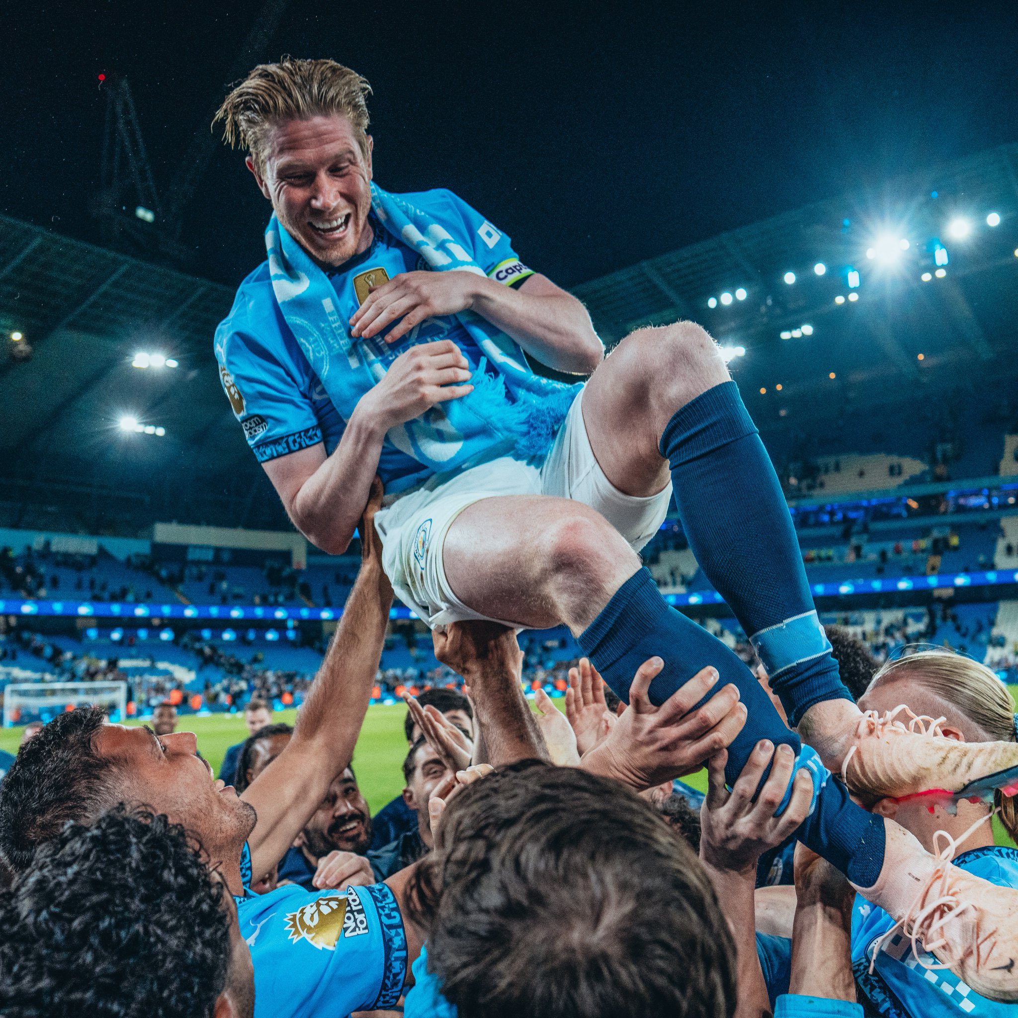 デブライネ - Search / X