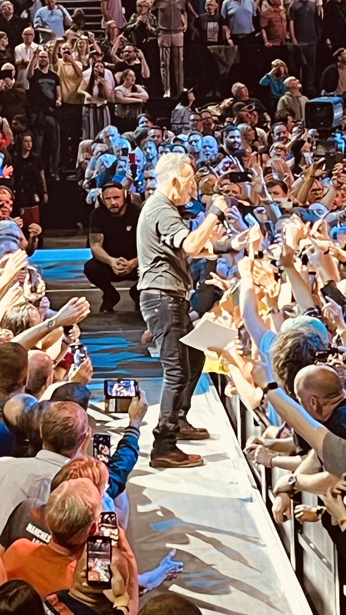 Phil Riley tweet media