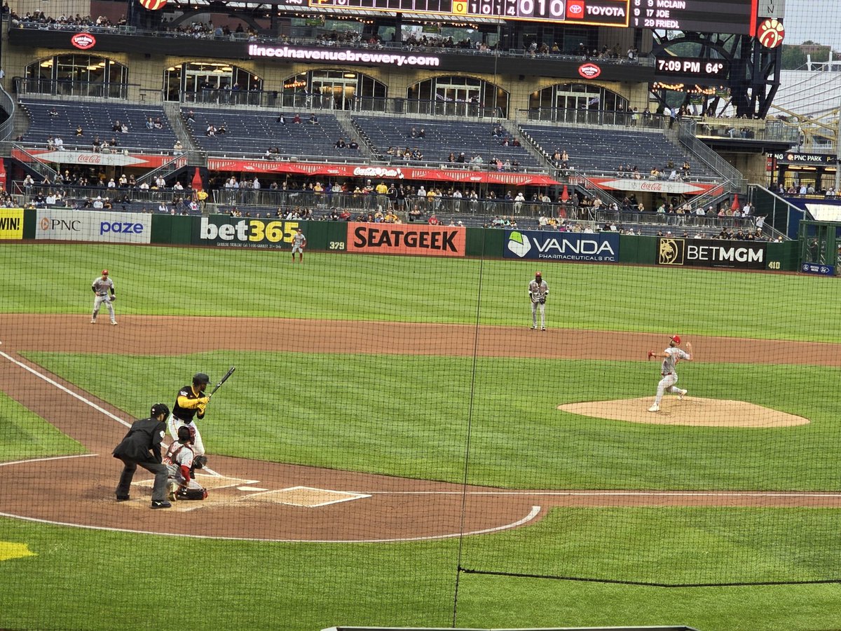 TheBuccosFan's tweet photo. A BIG Thank You to @CraigCaruso via #RAKoftheDay for the great seats for tonight's @Pirates Game. I convinced my wife to join me for the evening at #PNCPark. #BaseballDate ⚾️💕
#LetsGoBucs https://t.co/vZd4LhX6de