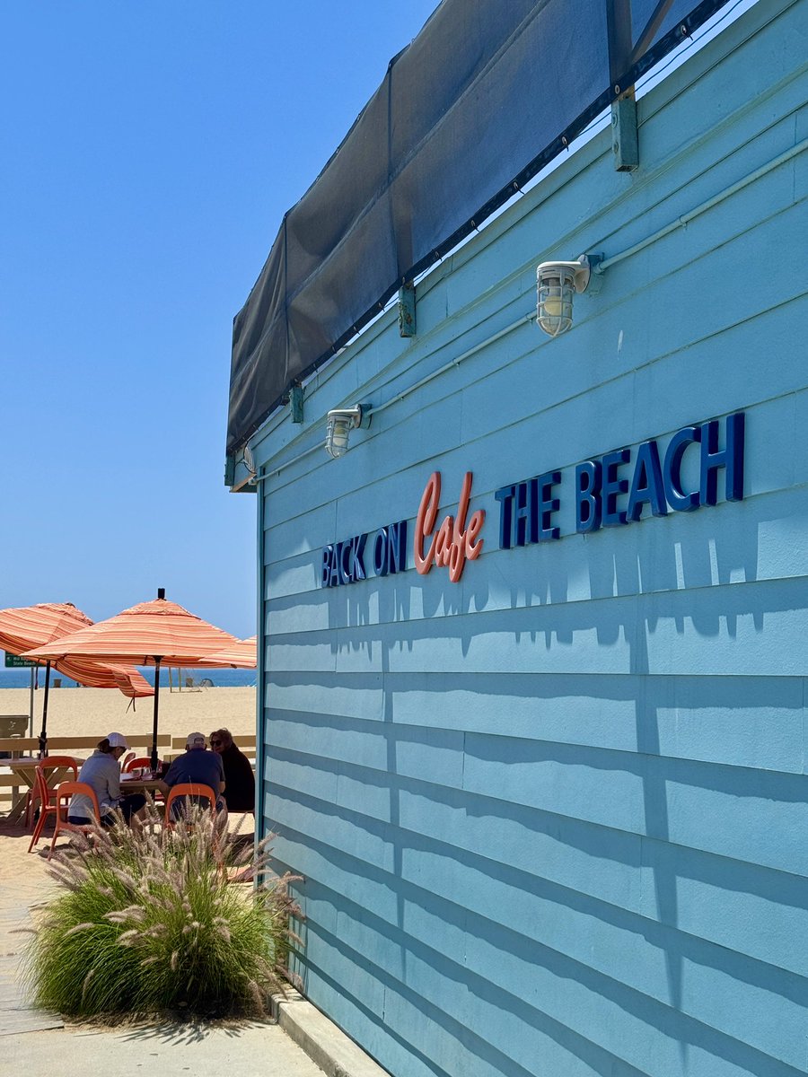 Great breakfast &amp; lunch spot - on the sand.