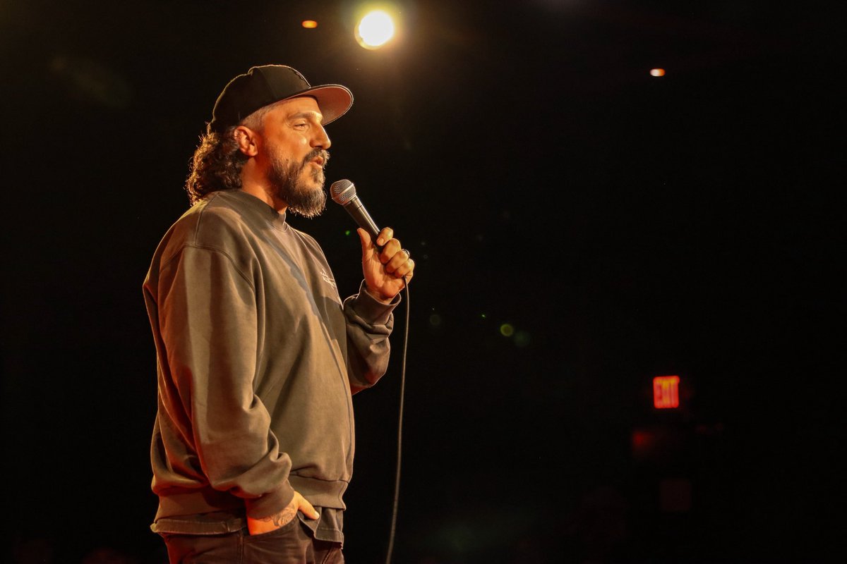 TheRobFlo's tweet image. Had the honor to snag some cool pics of the funniest dude @MikeFalzone last night at @TheComedyStore