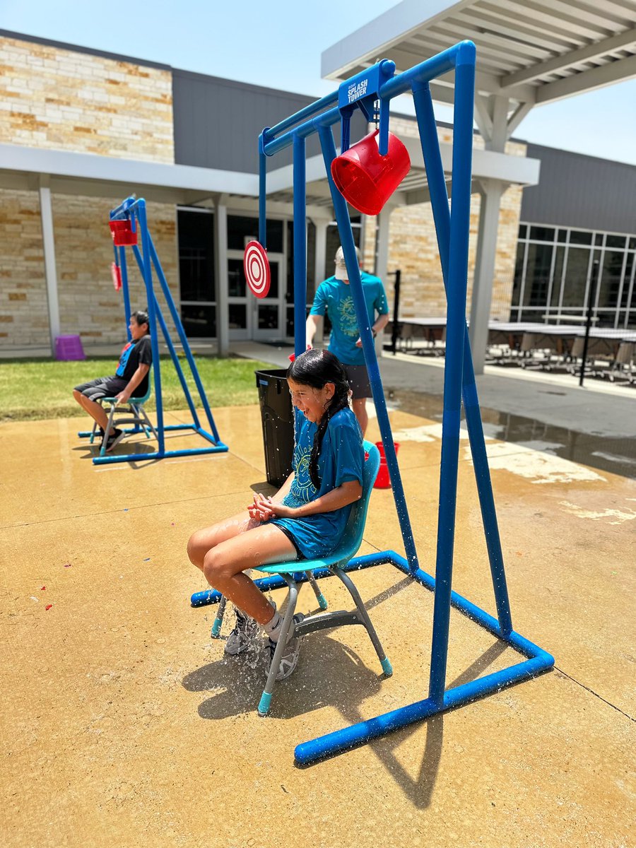 SMCISD_Rod's tweet photo. Another Field Day is in the books! 🙌🏽 It was the perfect day for our Knights to engage in active stations while having a blast! Big shoutout to @PhysEd_Coach for organizing such a fantastic event for our school community! ☀️😃

#TheKnightWay 💙 https://t.co/pZ20qZ0FJt