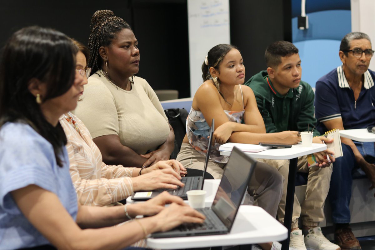 Esta mañana de hoy en la Mesa de Diálogo por el Desarrollo de La Guajira concreto  una alianza estratégica con la Universidad del Área Andina de Valledupar. Participara con la Universidad de La Guajira en el diseño de la metodología del diálogo social y se dictarán talleres.