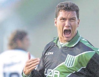 alvaradomartin's tweet photo. "Generoso regalo tanta alegría, de esas que dejan huella en el corazón"
¡Gracias, inolvidables Campeones!
20 de mayo 2001-2025
#Banfield #Taladro #Garrafa #leeb #Forestello https://t.co/a1GAmUvkRi