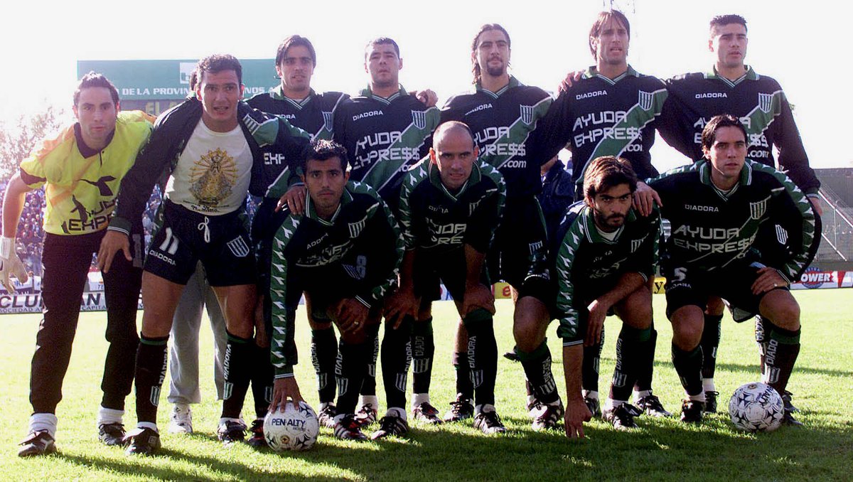 alvaradomartin's tweet photo. "Generoso regalo tanta alegría, de esas que dejan huella en el corazón"
¡Gracias, inolvidables Campeones!
20 de mayo 2001-2025
#Banfield #Taladro #Garrafa #leeb #Forestello https://t.co/a1GAmUvkRi