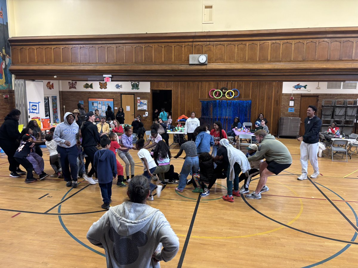 Great time playing games at Oakton Elementary School last night. Thank you <a href="/GoU_TrueNU/">TrueNU</a> &amp; Youth and Opportunity United.
