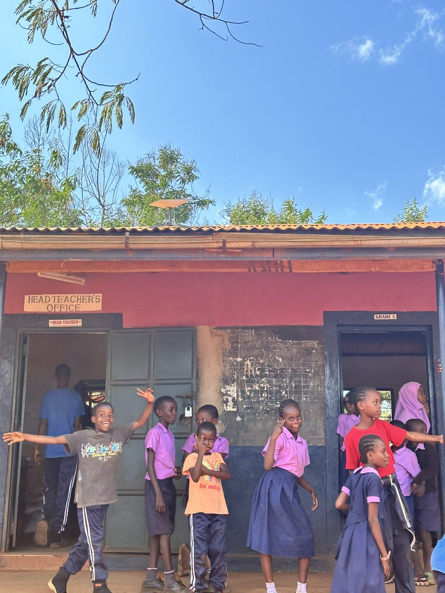 Ourfutureprize's tweet photo. @Starlink internet access is lifting young learners in Africa out of poverty, empowering them with knowledge and opportunities to join humanity’s multi-planetary mission! #AfricaRising #Starlink #multiplanet #endpoverty https://t.co/RMSaomAQVU