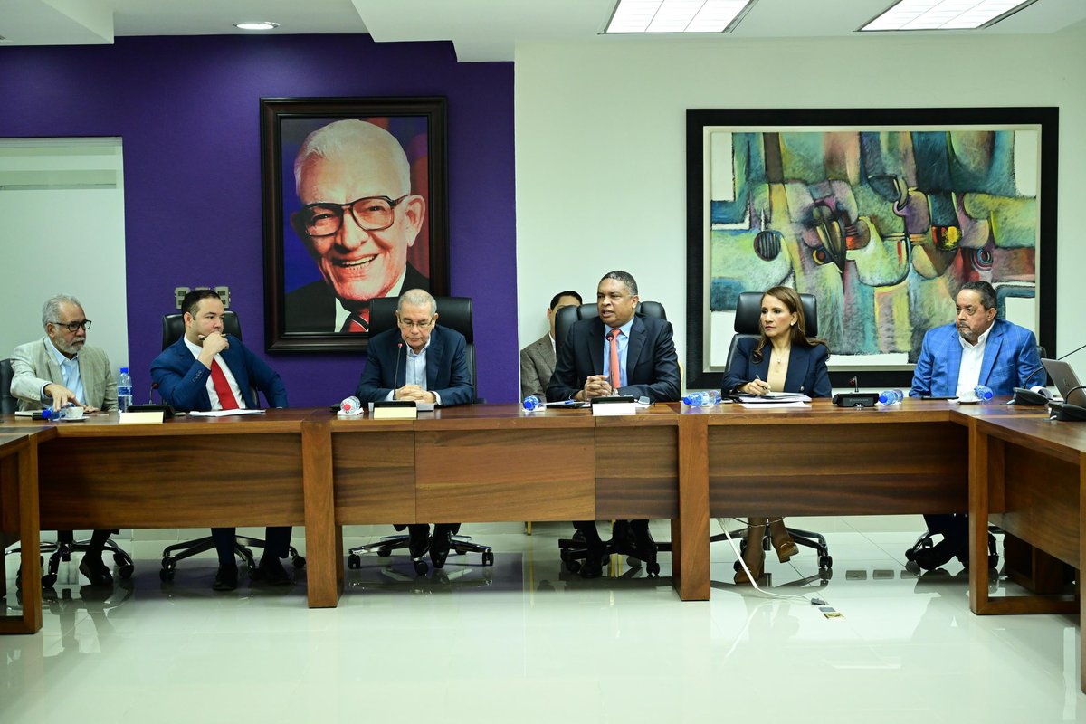 Participación Comunitaria PLD (@comunitariospld) on Twitter photo Hoy el titular <a href="/DilenMontero/">Dilen Montero</a>, esbozó avances y próximos pasos hacia la reconexión social/comunitaria, en Reunión del Secretariado Partido-Sociedad, encabezada por el presidente <a href="/DaniloMedina/">Danilo Medina</a>, SG <a href="/JohnnyPujols/">Johnny Pujols</a>, los VP <a href="/ivanlorenzord/">Ivan Lorenzo</a>, <a href="/ZoraimaCuello/">Zoraima Cuello</a> y <a href="/slizardom/">simon lizardo m</a>
#ComunitariosPLD Hoy el titular <a href="/DilenMontero/">Dilen Montero</a>, esbozó avances y próximos pasos hacia la reconexión social/comunitaria, en Reunión del Secretariado Partido-Sociedad, encabezada por el presidente <a href="/DaniloMedina/">Danilo Medina</a>, SG <a href="/JohnnyPujols/">Johnny Pujols</a>, los VP <a href="/ivanlorenzord/">Ivan Lorenzo</a>, <a href="/ZoraimaCuello/">Zoraima Cuello</a> y <a href="/slizardom/">simon lizardo m</a>
#ComunitariosPLD