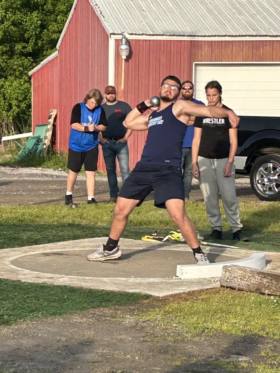 Congrats to Will Robinson with a 4th place finish in the shot put and qualifies for Regionals.