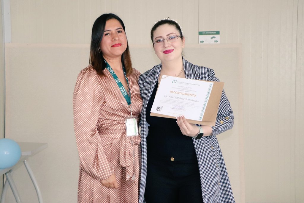 📌En el Día Nacional de las y los Psicólogos, el #IMSSOaxaca a través del área de Psicología de #SPPSTIMSS impartió las ponencias “La importancia de la salud mental en el área blanca” y “La vida y la realidad psíquica”, dirigidas al personal del #HGZNo.1.