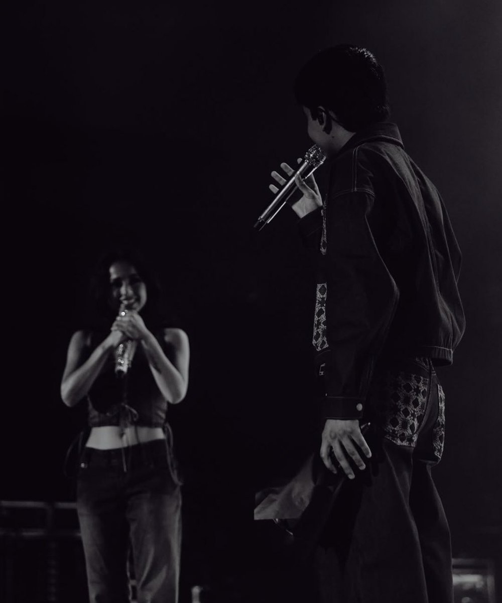 Ivan Cornejo junto a Becky G