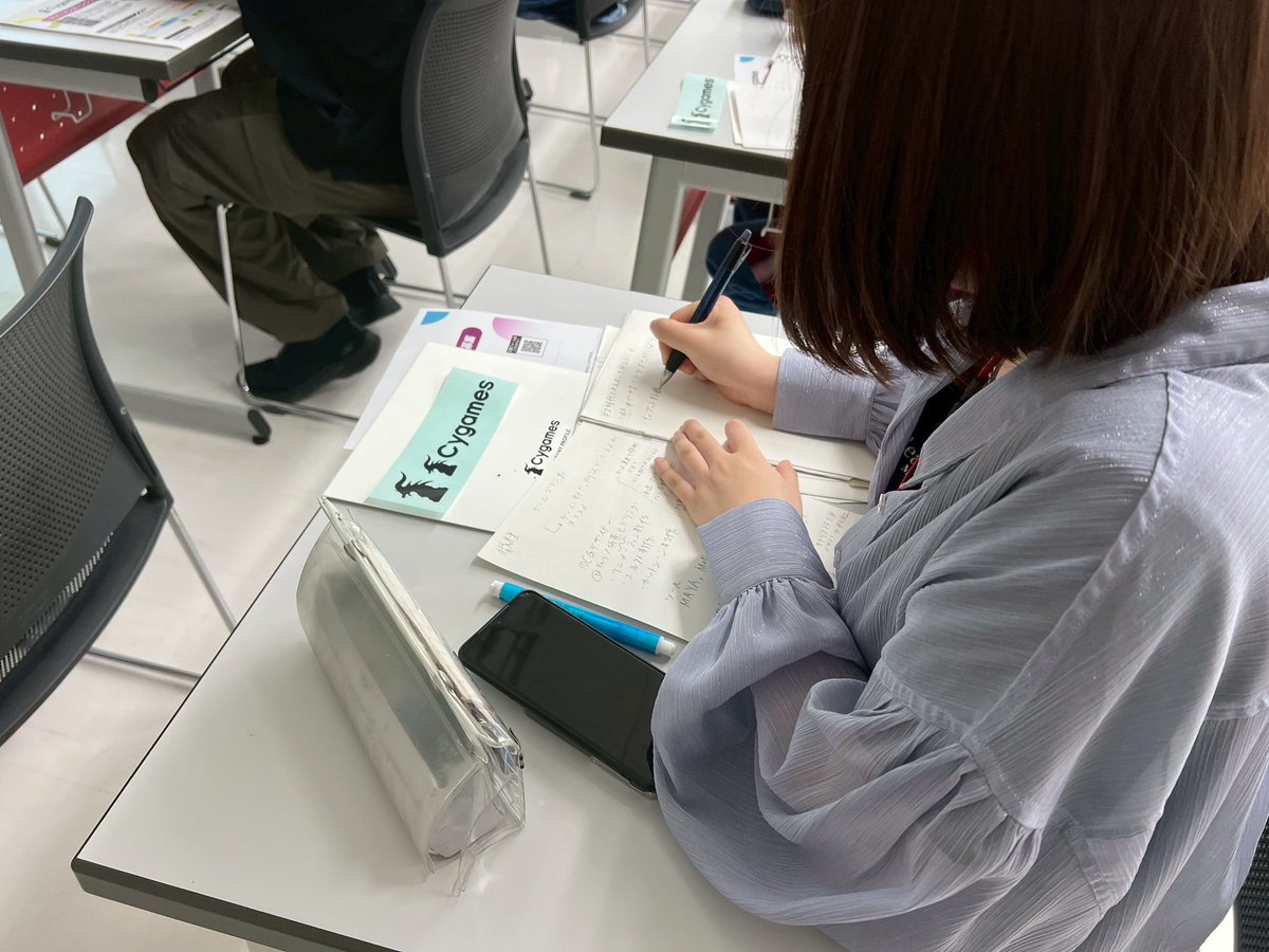 DesignOhara's tweet image. 1年生向けにCygames様のゲーム業界セミナーを開催🎮
内定者のポートフォリオも特別に見せていただきました👀「次に何をすべきか」が見えたことで目的が明確になった🥺✨
モチベーションもやる気も急上昇↑
#Cygames #企業説明会 #ゲーム業界 #カナクリ