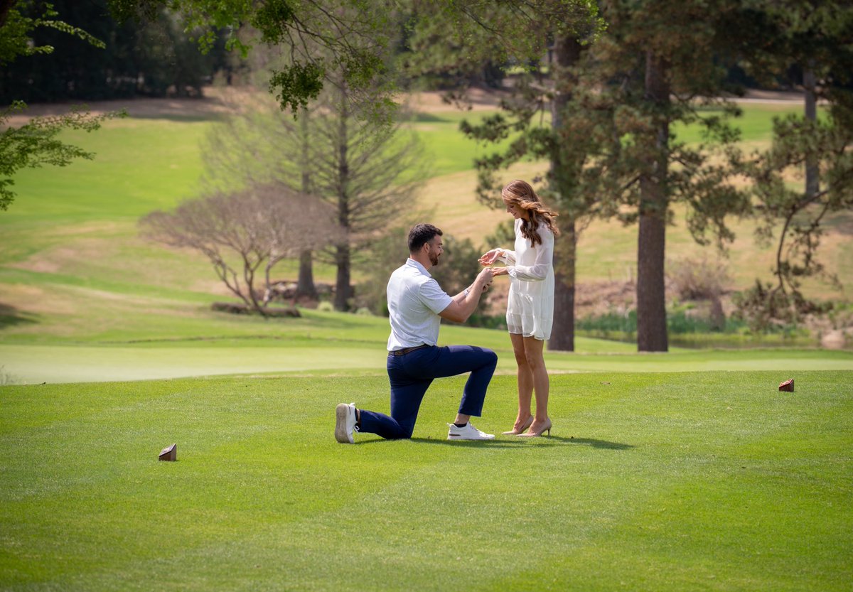 FMInman's tweet photo. 💍⛳️ A different kind of golf content for the feed. Congrats to Katie and Ross! https://t.co/fTc3ZcPmSW