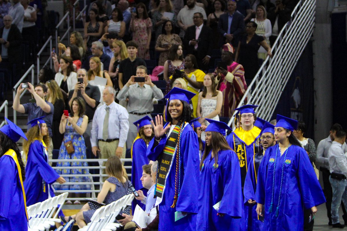 Hofstra Women’s Basketball (@hofstrawbb) on Twitter photo We couldn’t be prouder to see our graduates cross the stage at this year’s <a href="/HofstraU/">Hofstra University</a> spring commencement! 🏀👩🎓
#PrideOfLI We couldn’t be prouder to see our graduates cross the stage at this year’s <a href="/HofstraU/">Hofstra University</a> spring commencement! 🏀👩🎓
#PrideOfLI