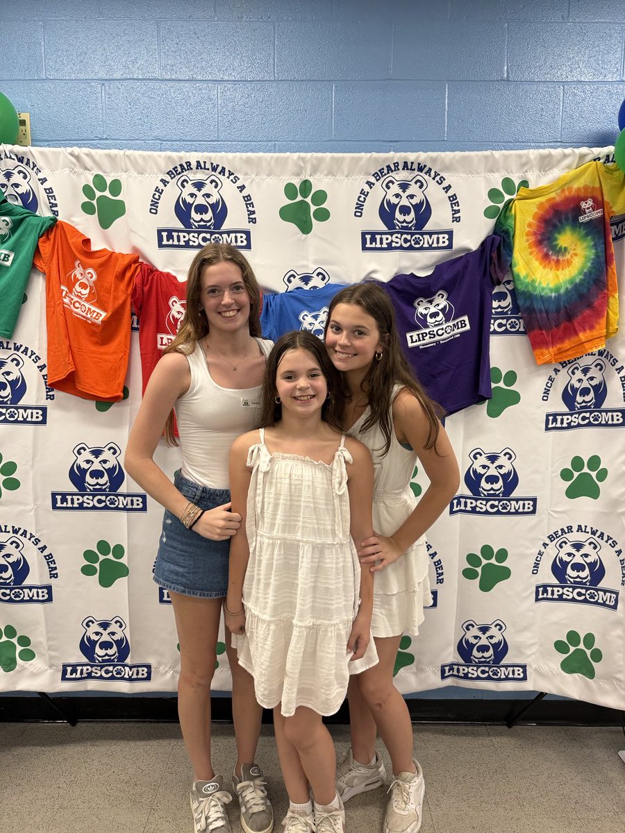 wcsLES's tweet image. We are so proud of our ⁦@wcsLES⁩ students! 🐻💚💙