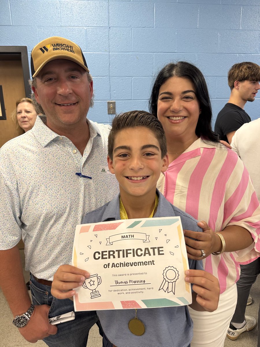 wcsLES's tweet image. We are so proud of our ⁦@wcsLES⁩ students! 🐻💚💙