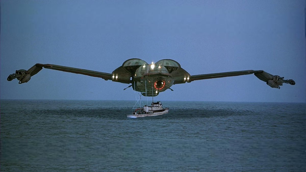 startrek_ships's tweet image. ❝Admiral, there be whales here!❞

In Star Trek IV: The Voyage Home, the #BrelClass Klingon Bird-of-Prey, known as HMS Bounty, decloaks above a whaling ship, sending its crew into a panic. 

Love this scene!