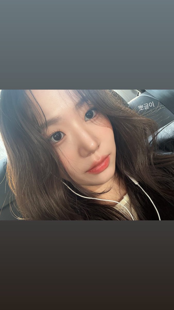 szoarin's tweet photo. 210525 soarin_115 instagram story

뽀글이 https://t.co/1J5DIodlL4