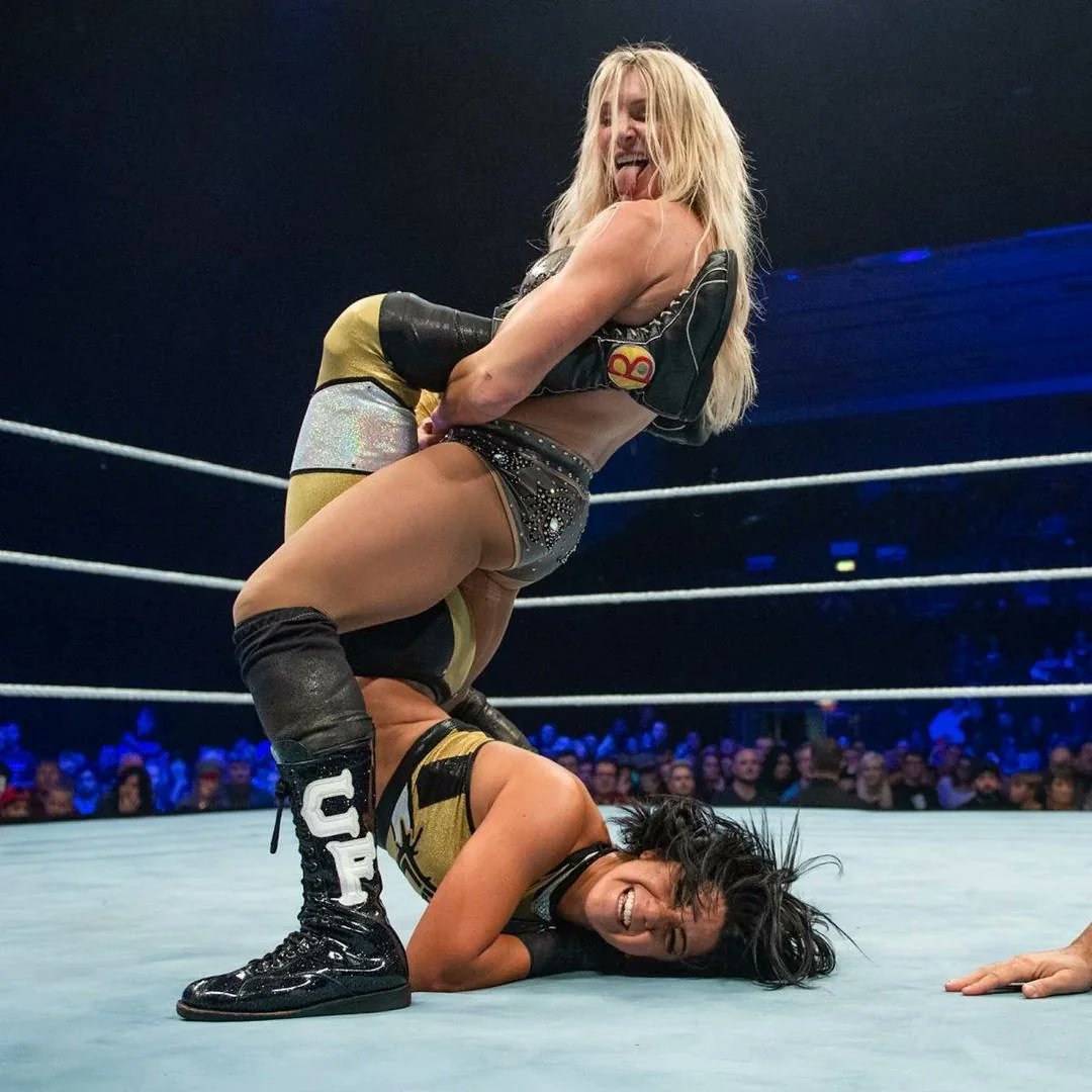 IconicCharityS's tweet photo. Dominating is just so much fun. 💪 https://t.co/auMHuH8kuL