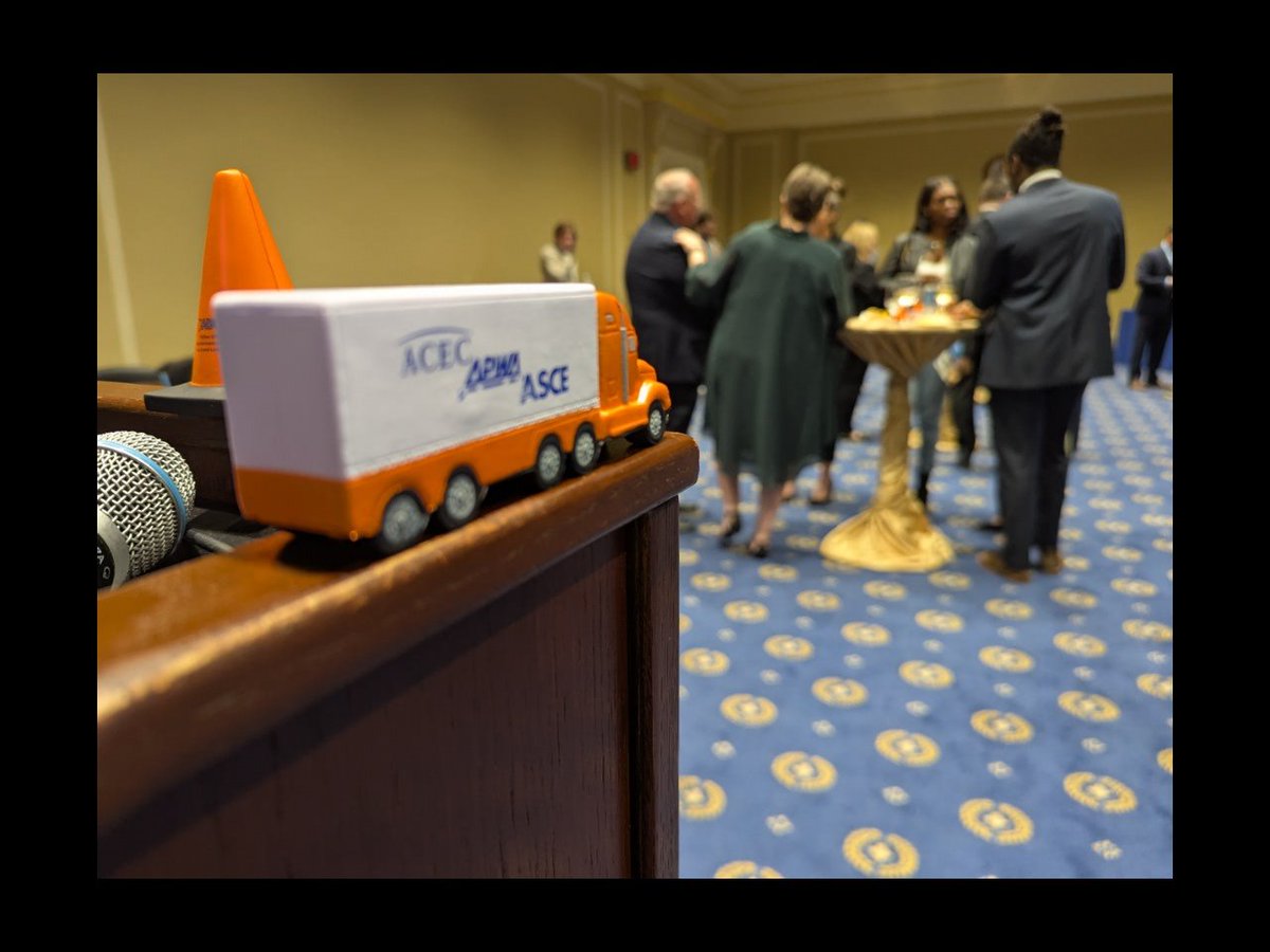 .<a href="/APWATWEETS/">APWA</a> promoting the Roadshow on Capitol Hill with National Public Works Week events. #NPWW