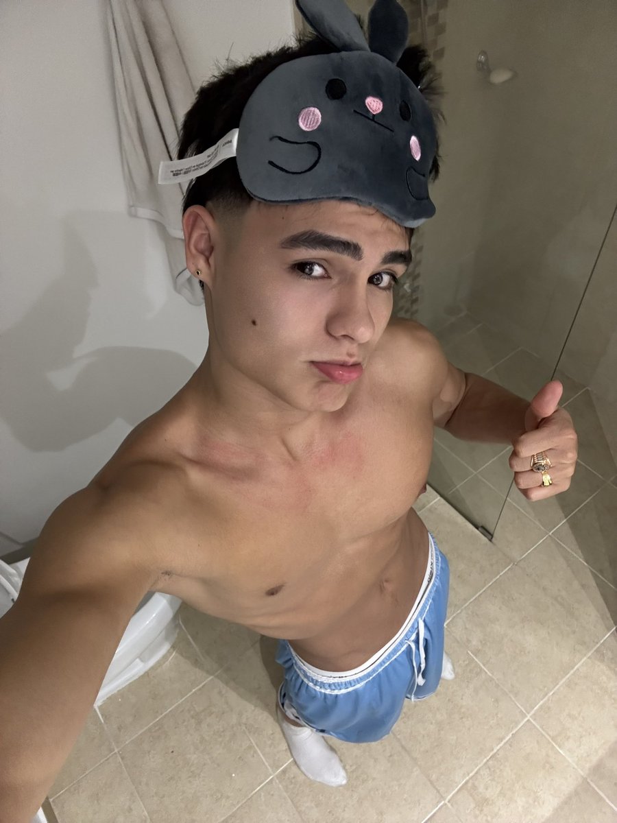 Listo para dormir sólo falta mi beso de buenas noches 🔥

onlyfans.com/paublomarin