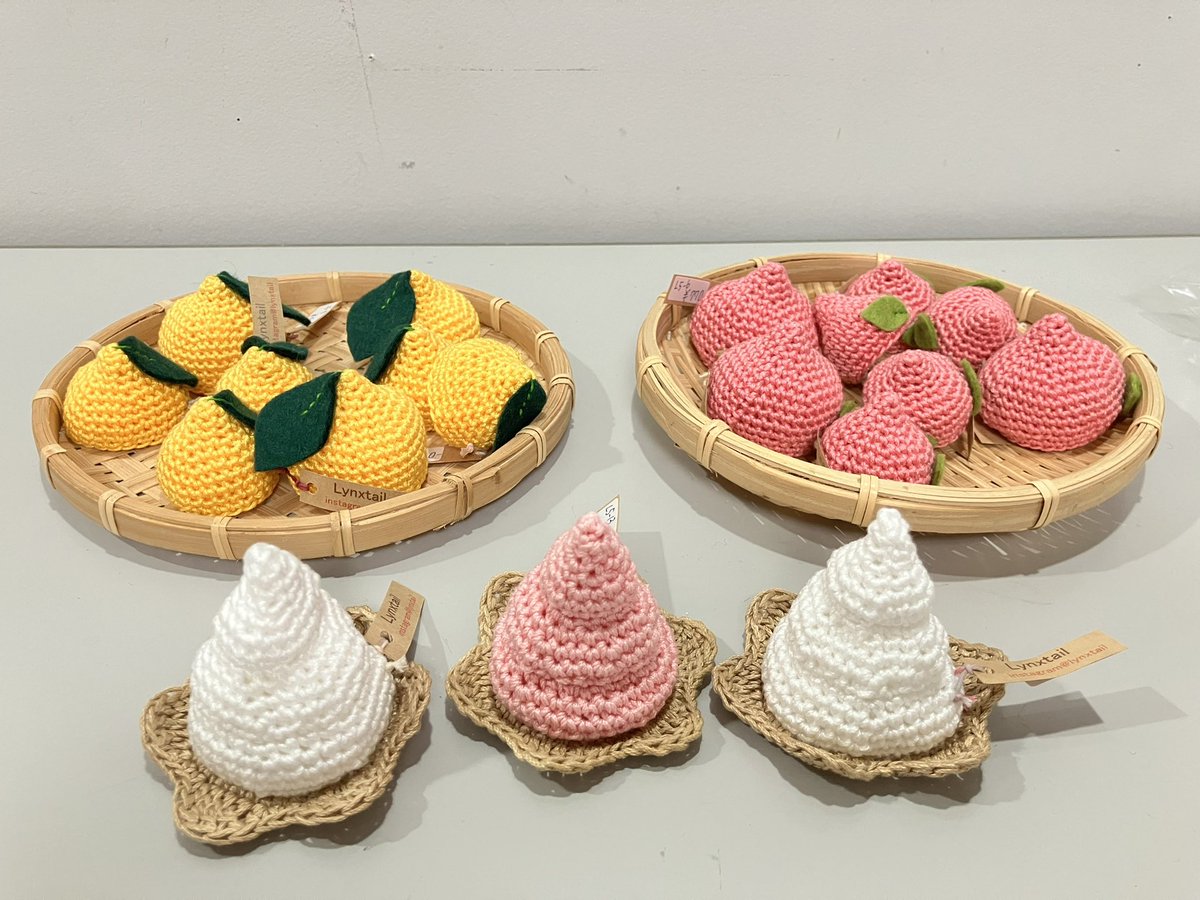 tsugarukokeshi's tweet photo. 【東京吉祥寺】　東急百貨店吉祥寺店 　「第53回 日本の職人展」　こけし工房tsuN'agaru×木地処さとう 持ち込み作品ブログアップ中♪

リンクステイルさんの可愛い帽子も販売👒お気に入りのこけしに似合う帽子探しもお楽しみくださいませー☺️

https://t.co/10Aqc3LSih #エキサイトブログ #エキブロ https://t.co/oqnE04qsqP