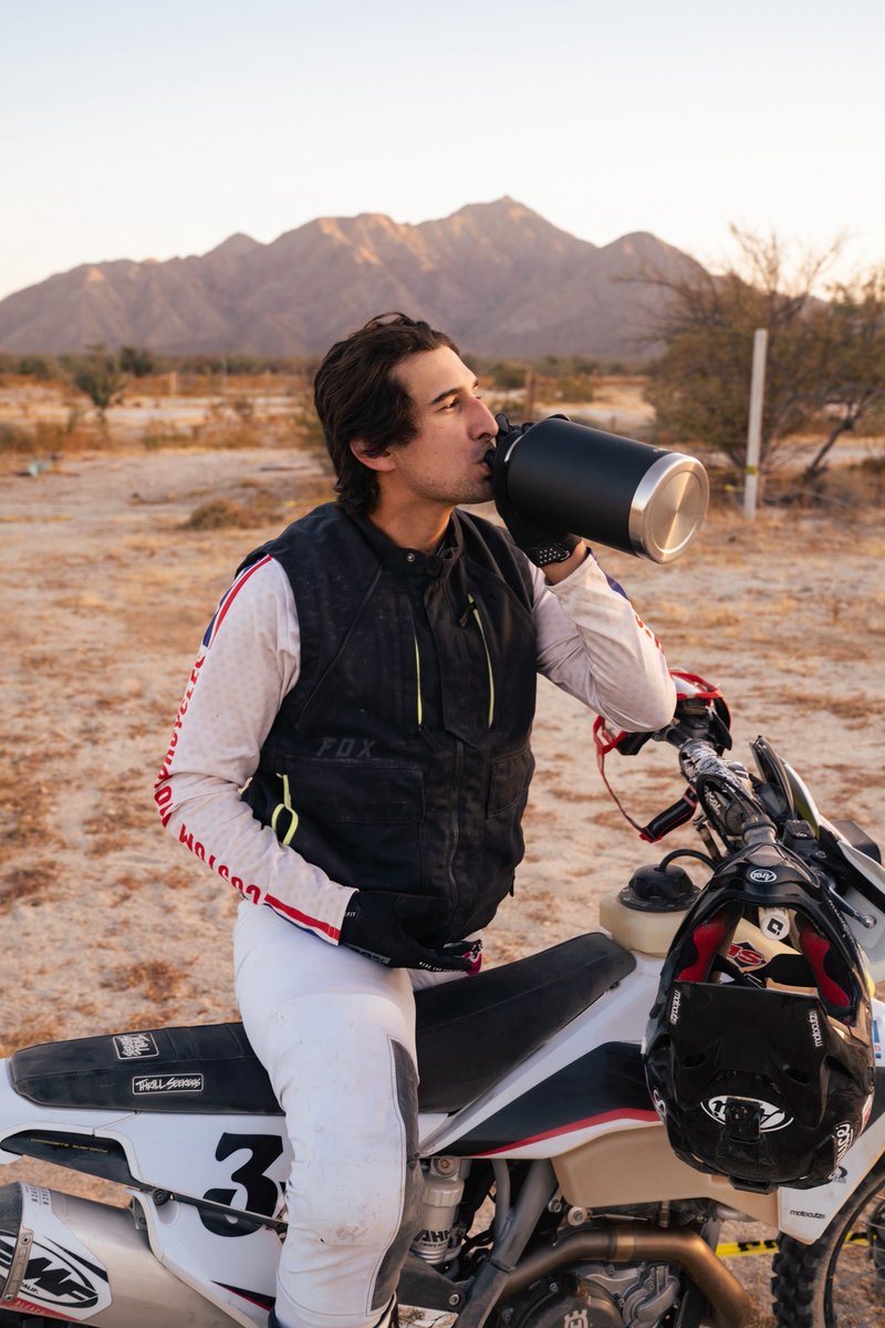 AOCoolers's tweet photo. Start each adventure prepared, hydrated, and ready to conquer the day! 🏞️🚗 Cheers to life's journeys, one sip at a time. 

What’s your essential travel companion? Share below! ⬇️ #AdventureReady #StayHydrated #TravelEssentials #RoadTripVibes #aoandgo https://t.co/c2T52Zz186
