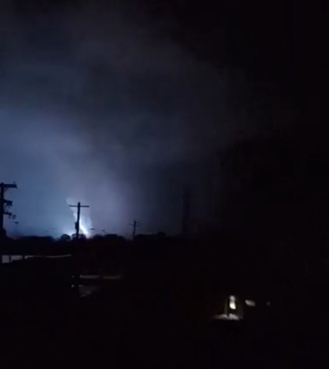 606kygirl2's tweet image. Tornado 2025 lightning strikes in somerset ky @Michael8301973 @JoleneBlevins01 @Kentuckyweather