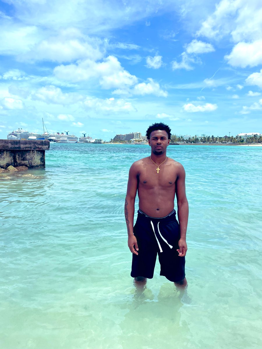 Adelyas Reaves tweet media