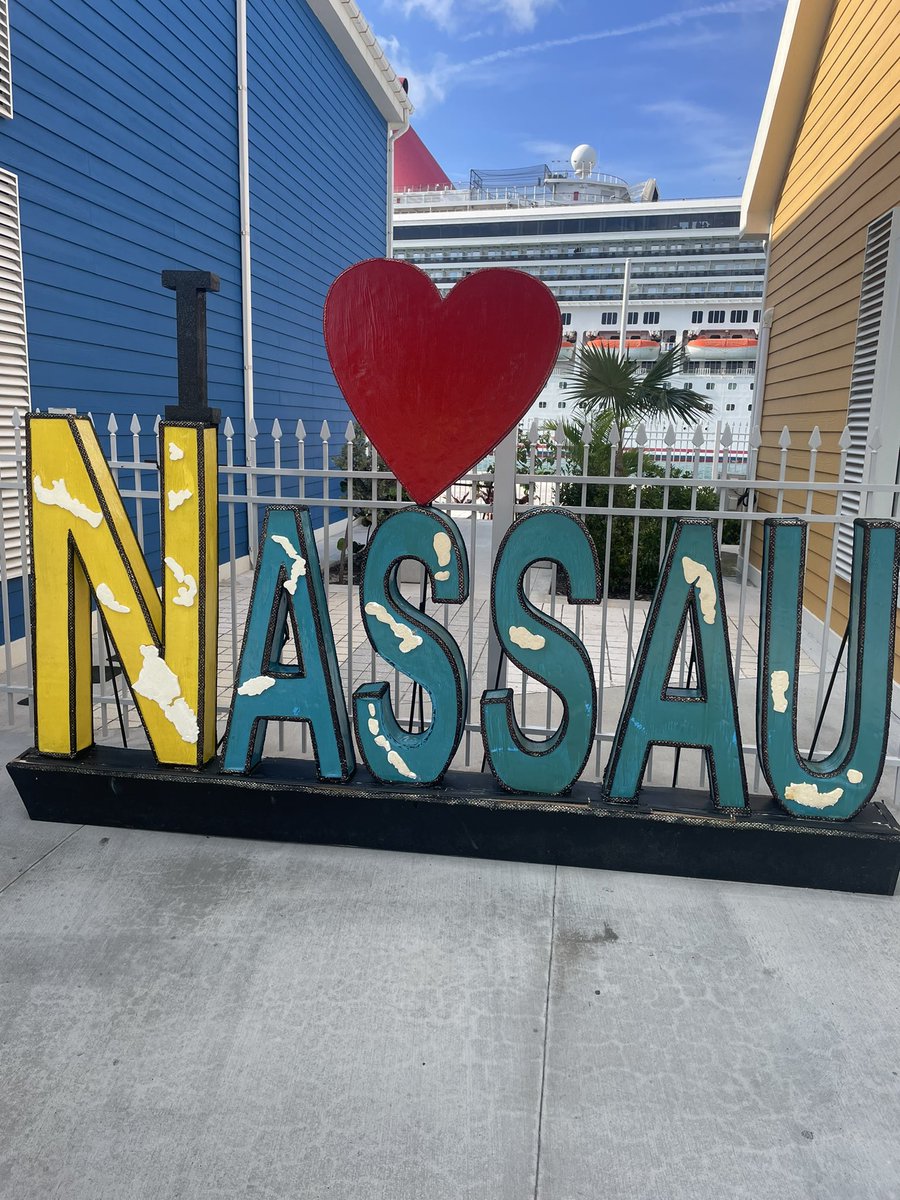 Adelyas Reaves tweet media