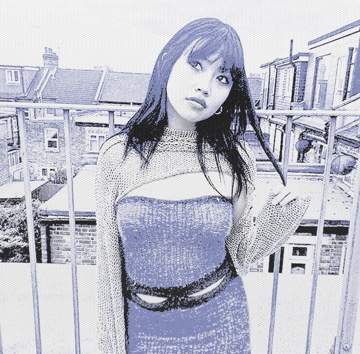 whoever    correctly    guesses
what's    on    her    mind    gets
a    kiss.        💭💭