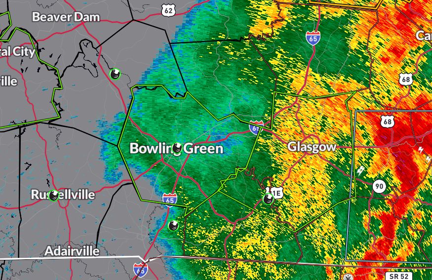 wxornotBG's tweet photo. 7:10p - Severe weather threat all but done here in the WABBLES community. Watch for local areas of high water (#avoidfairview). Technically, the Tornado Watch continues for Allen and Barren Counties for a little longer, but I imagine that they will quickly be canceled as well. https://t.co/ojnKv9PsVY