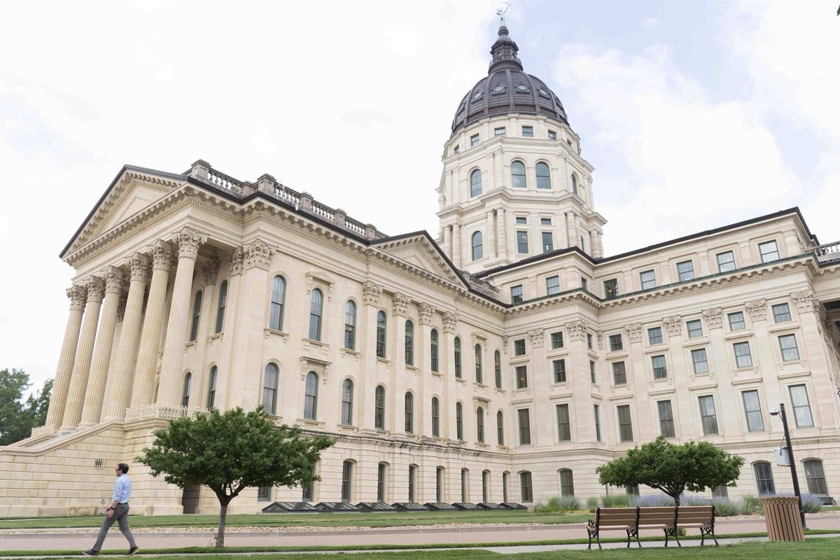 connectmnetwork's tweet image. Juliet Abdel, head of the Topeka Chamber, is in Ottawa to boost U.S.-Canada trade ties as Trump's tariffs strain cross-border business. About 1 in 5 Kansas workers rely on trade — and Canada is key. #USCanadaTrade #Tariffs #Kansas #cdnecon #BuyAmerican #TradeTensions