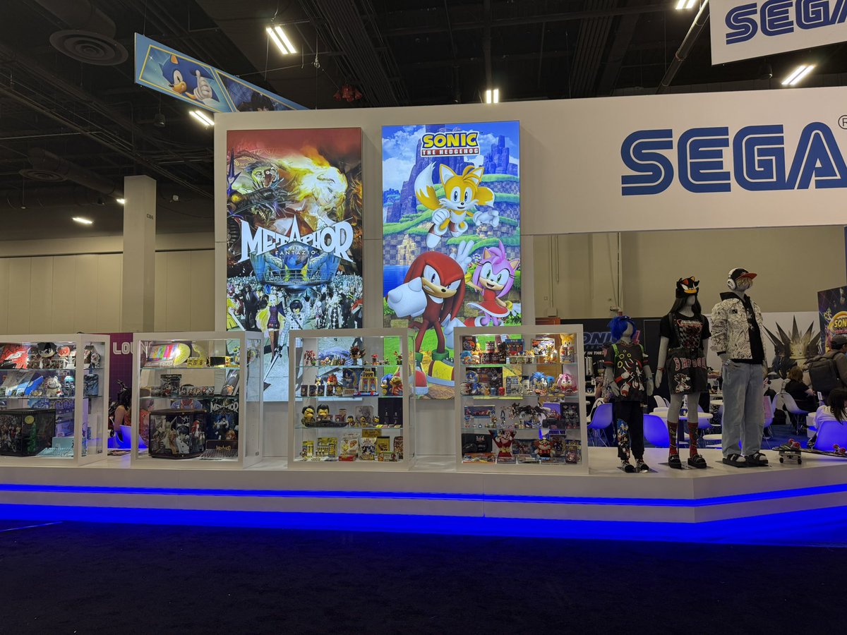 Cptn_Alex's tweet photo. SEGA always goes all out for the licensing expo! Shout out to Jet Set Radio, one of my favorite games of all time! Excited for it to come back! https://t.co/Va7eIMzHw0