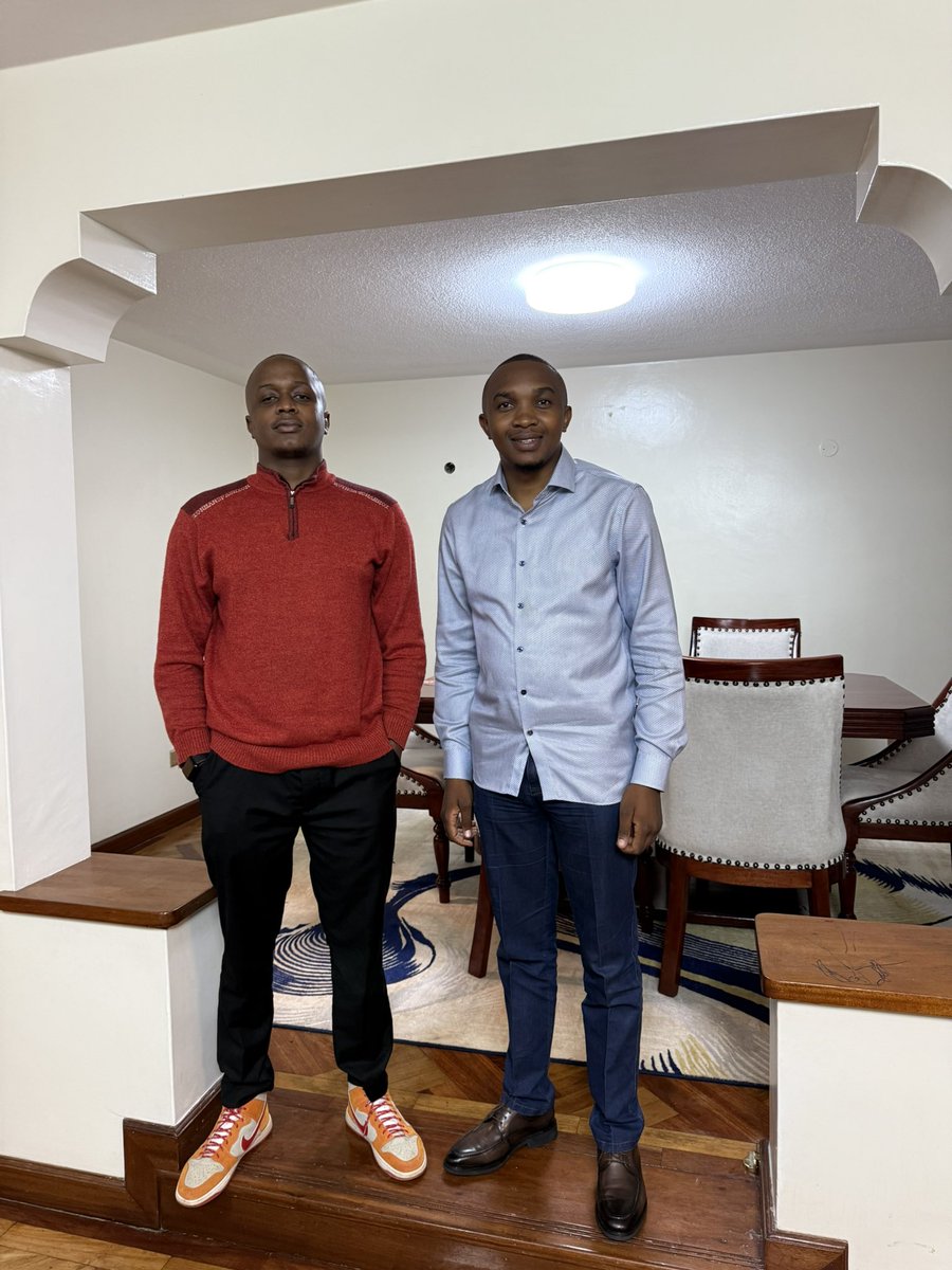 Tuko_co_ke's tweet photo. Cop Shakur visits INJET Party leader Morara Kebaso, expresses interest in vying for the Kikuyu Constituency MP seat in 2027.
#tukonews #Kenya #CopShakur #MoraraKebaso https://t.co/GQc7tcpXxf