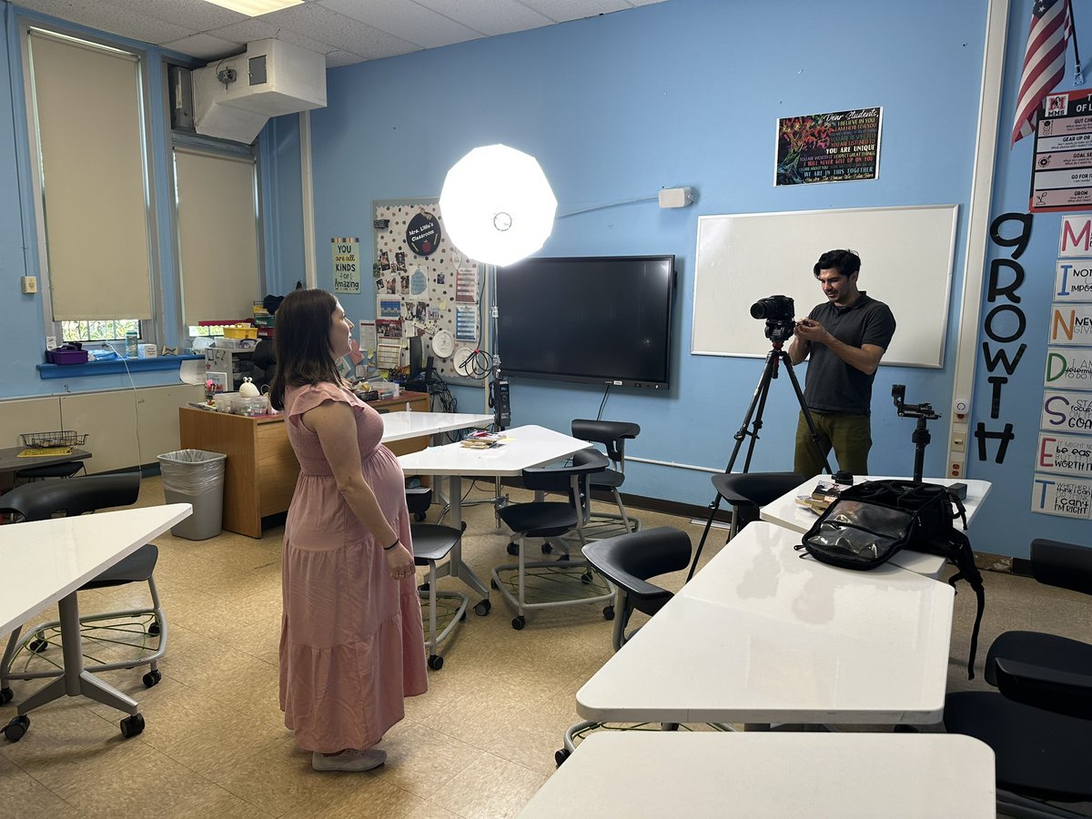 whittneysmith_'s tweet photo. On the set today with @littleklearners !! #MineolaProud https://t.co/nMmKwjkIly