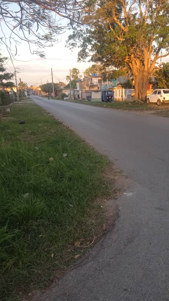 ELeyva63647's tweet photo. Una tarde para descansar en casa en la tranquilidad de la familia.
#SanAntonioDeLosBaños
#simplementejuntos
#Cuba https://t.co/XrX44Gkpvy