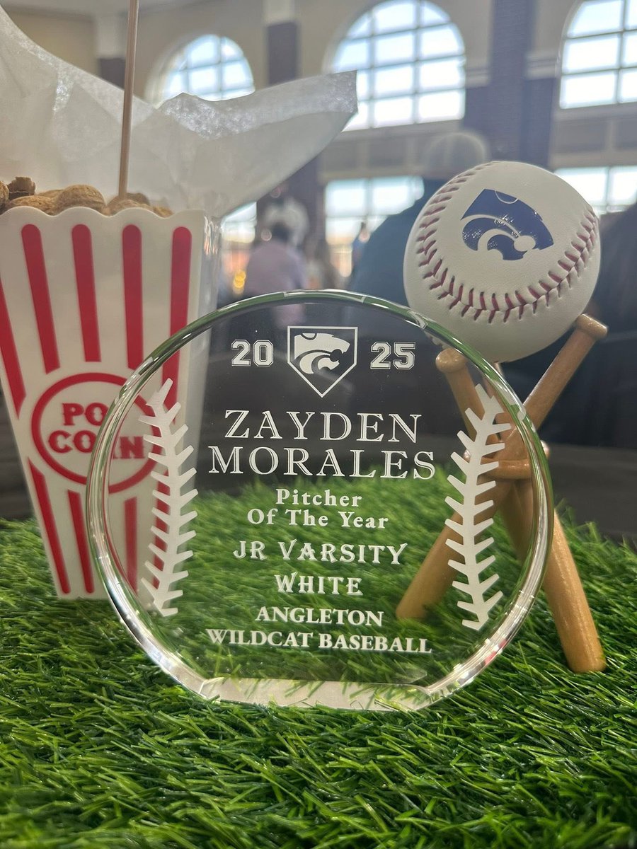 3brosbball's tweet photo. Nothing a great season ending with award for the drive and dedication. We’re so proud of this kid and everything he stands for. The grind begins this summer to elevate his game. @AggieBaseball @TxStateBaseball @TexasBaseball @UTSABSB @LSUbaseball @OU_Athletics @BearkatsBSB https://t.co/69IM7FVksH