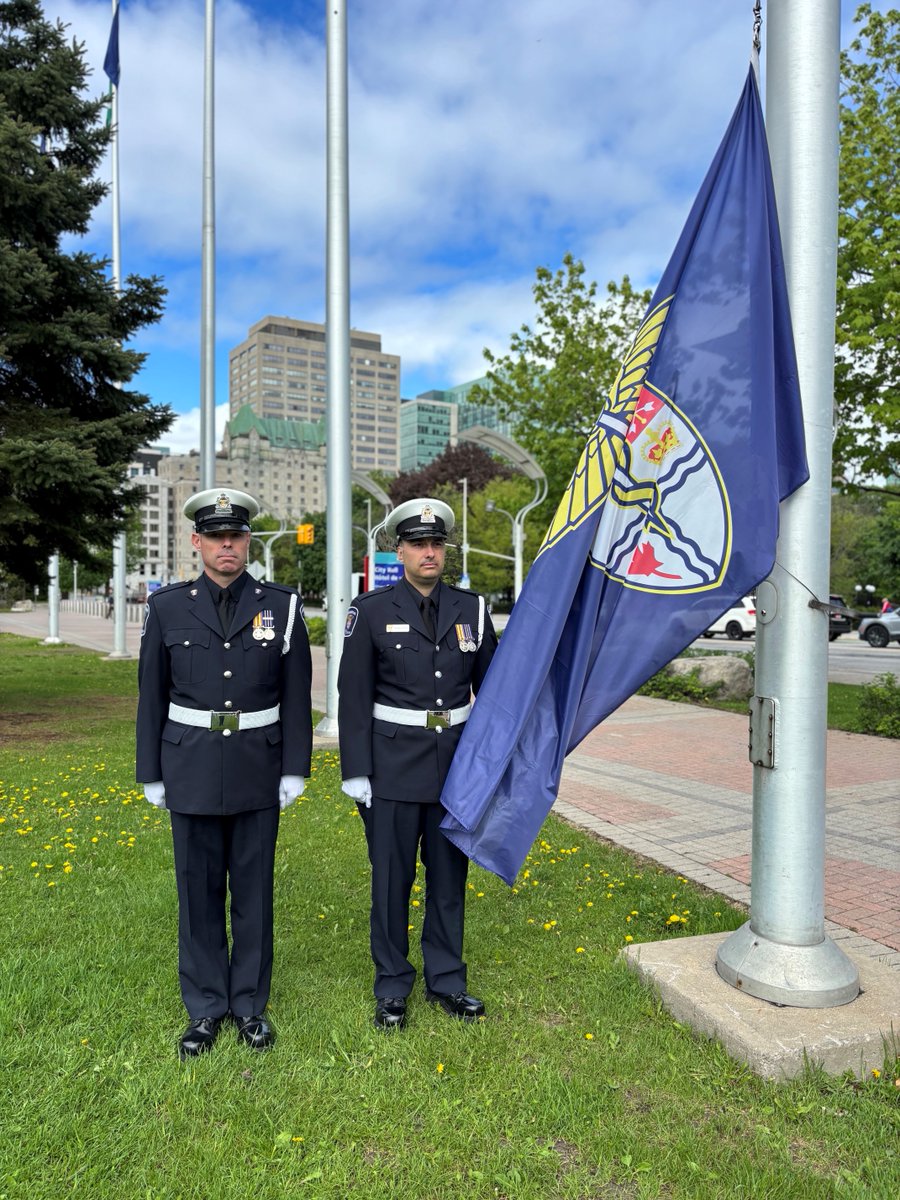 Ottawa Paramedic Svc | Service paramédic d'Ottawa tweet media