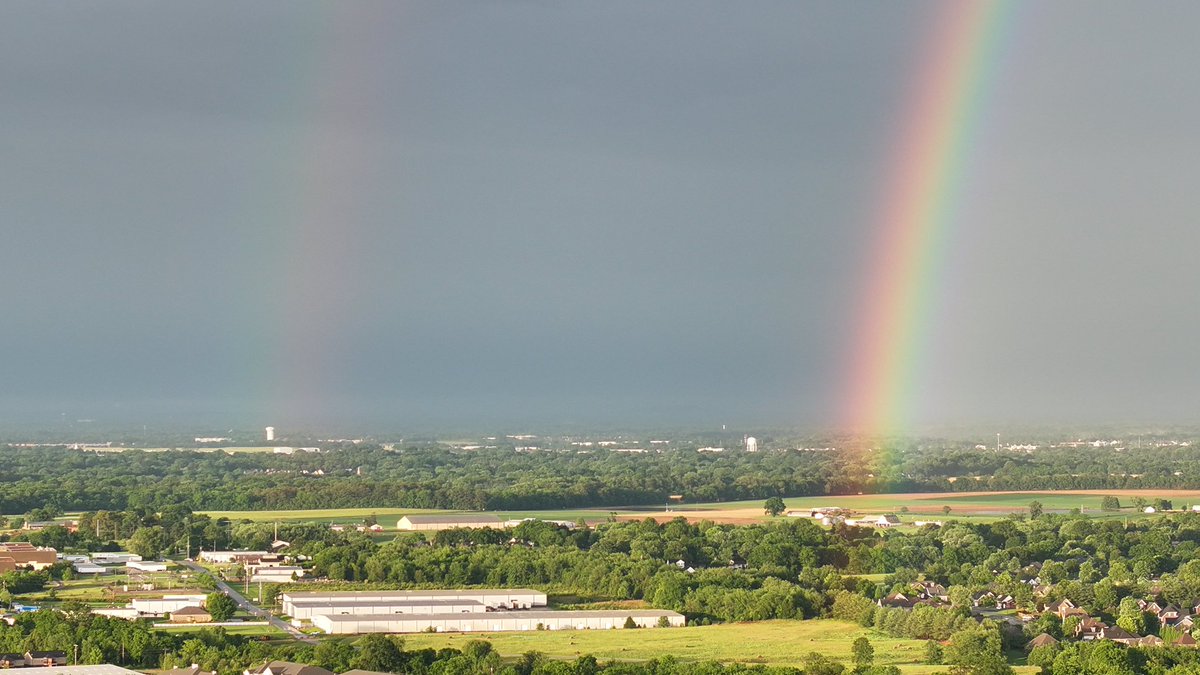 Eric_A_Bull's tweet photo. All clear in Warren County with a double rainbow ending @wxornotBG @joeimel https://t.co/UVWruaUXdy