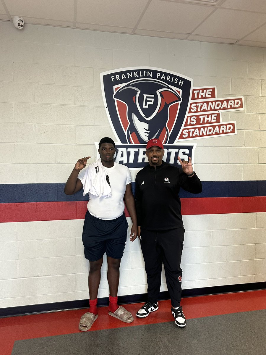 Adrian Burnette (@aburnette318) on Twitter photo Always good to see my friend <a href="/CoachLovings/">Marquase Lovings</a> . Thanks for coming by and offering the Big Fella!
<a href="/IAmTaeTrent/">Tae Trent™</a> <a href="/TavonBell87/">Tavon Bell</a> <a href="/AStateFB/">Arkansas State Football</a> <a href="/football_fphs/">FPHS Football</a> Always good to see my friend <a href="/CoachLovings/">Marquase Lovings</a> . Thanks for coming by and offering the Big Fella!
<a href="/IAmTaeTrent/">Tae Trent™</a> <a href="/TavonBell87/">Tavon Bell</a> <a href="/AStateFB/">Arkansas State Football</a> <a href="/football_fphs/">FPHS Football</a>