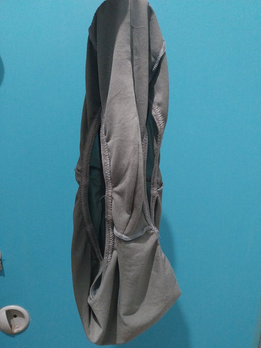 Sempaknya basah kena keringet 🤭