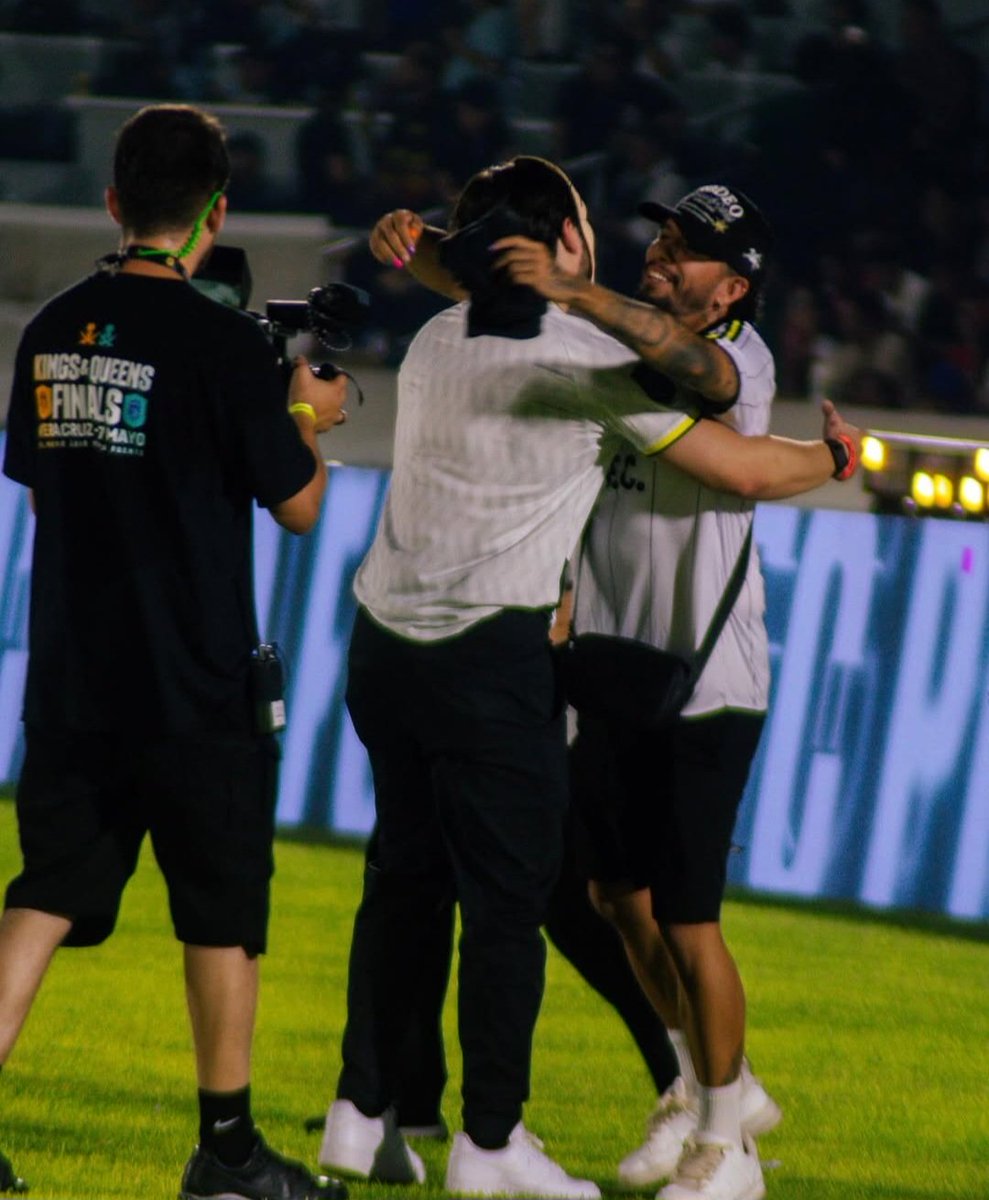 alexli 🌹 tweet media