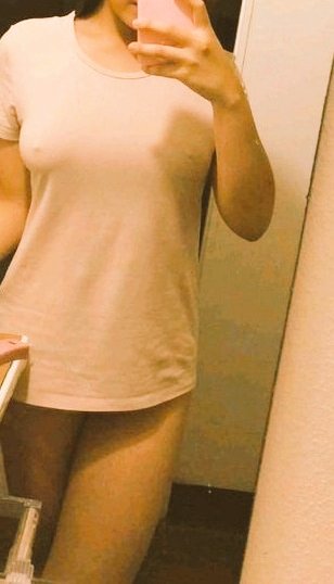 mellinaze's tweet photo. Je suis obligé de te nude si tu RT.❤️ https://t.co/qh4bfMWim4
