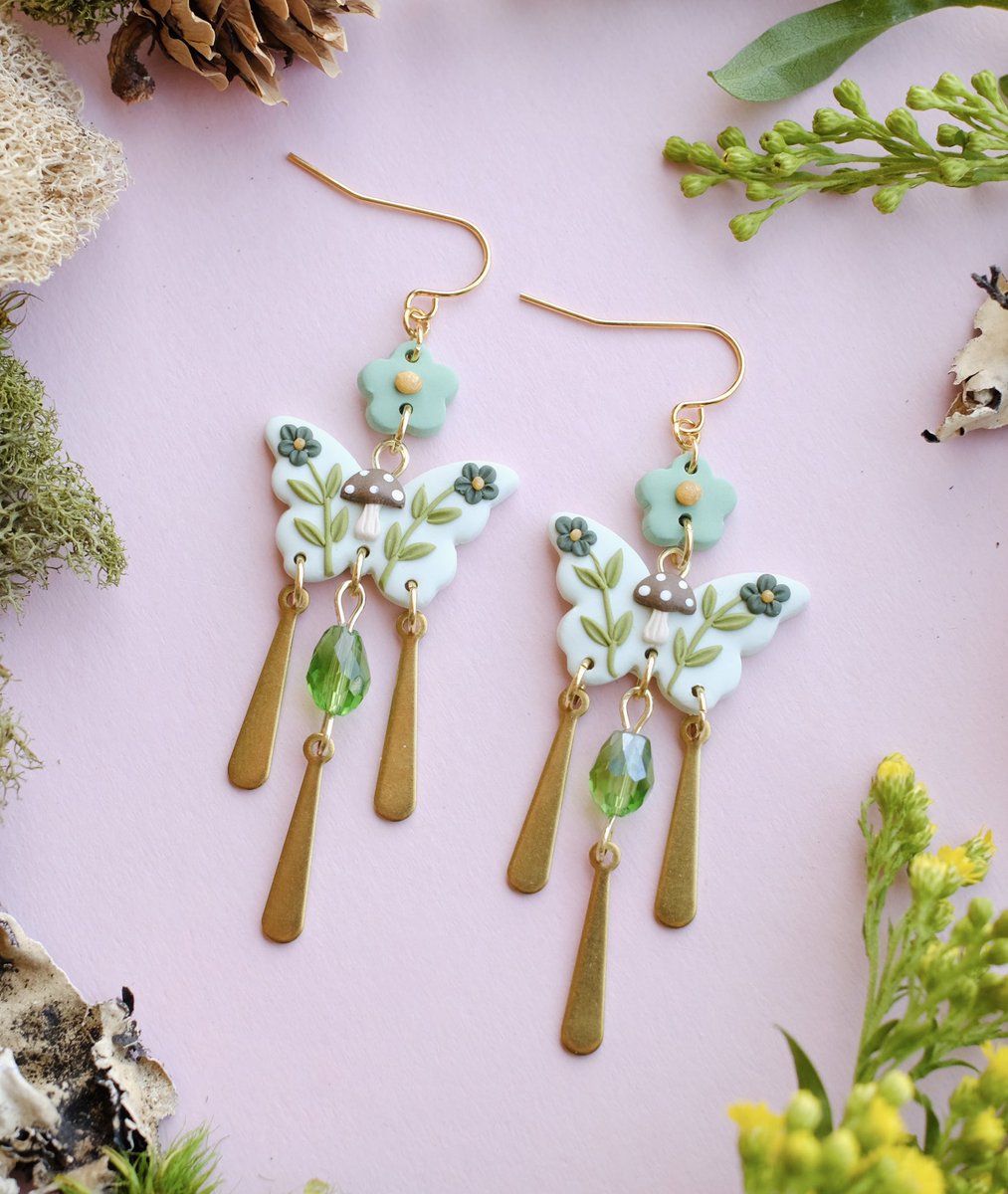 Last pair left! 🦋
