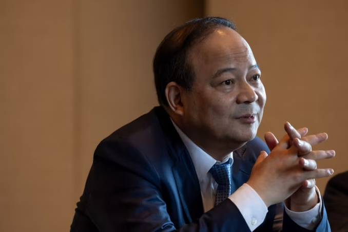 edwardwhitenz's tweet image. INTERVIEW: China's battery king Robin Zeng v bullish on: rapid growth of battery-powered trucks, CATL's new dual-cell tech (hybrid killer) and halving battery production costs. 'In every area we are more advanced than other people' @FT ft.com/content/87372b…